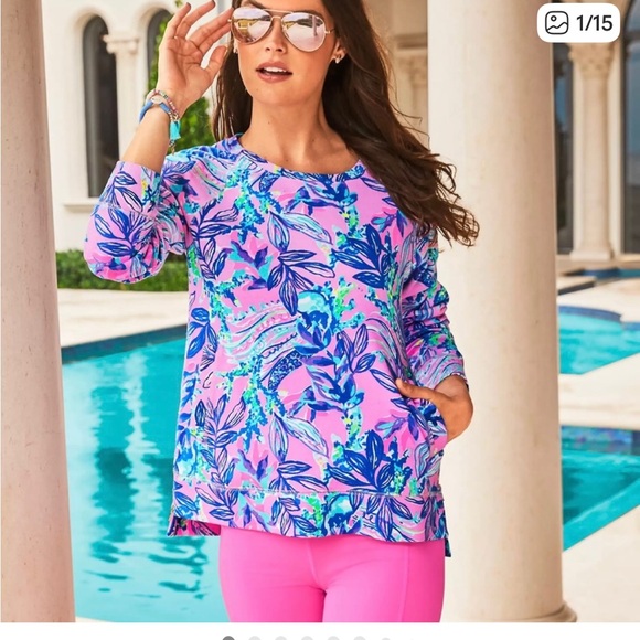 Lilly Pulitzer Tops - Lilly Pulitzer Luxletic Beach Comber Pullover XS